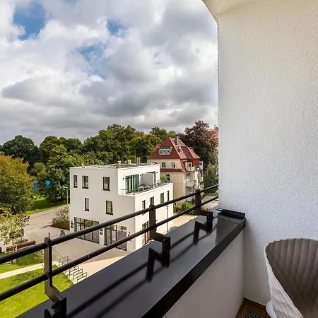 アパート Mit Loggia Und Parkblick リューベック